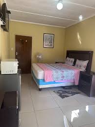 Salvador Guesthouse & Accomodation in Vereeniging 0848103487